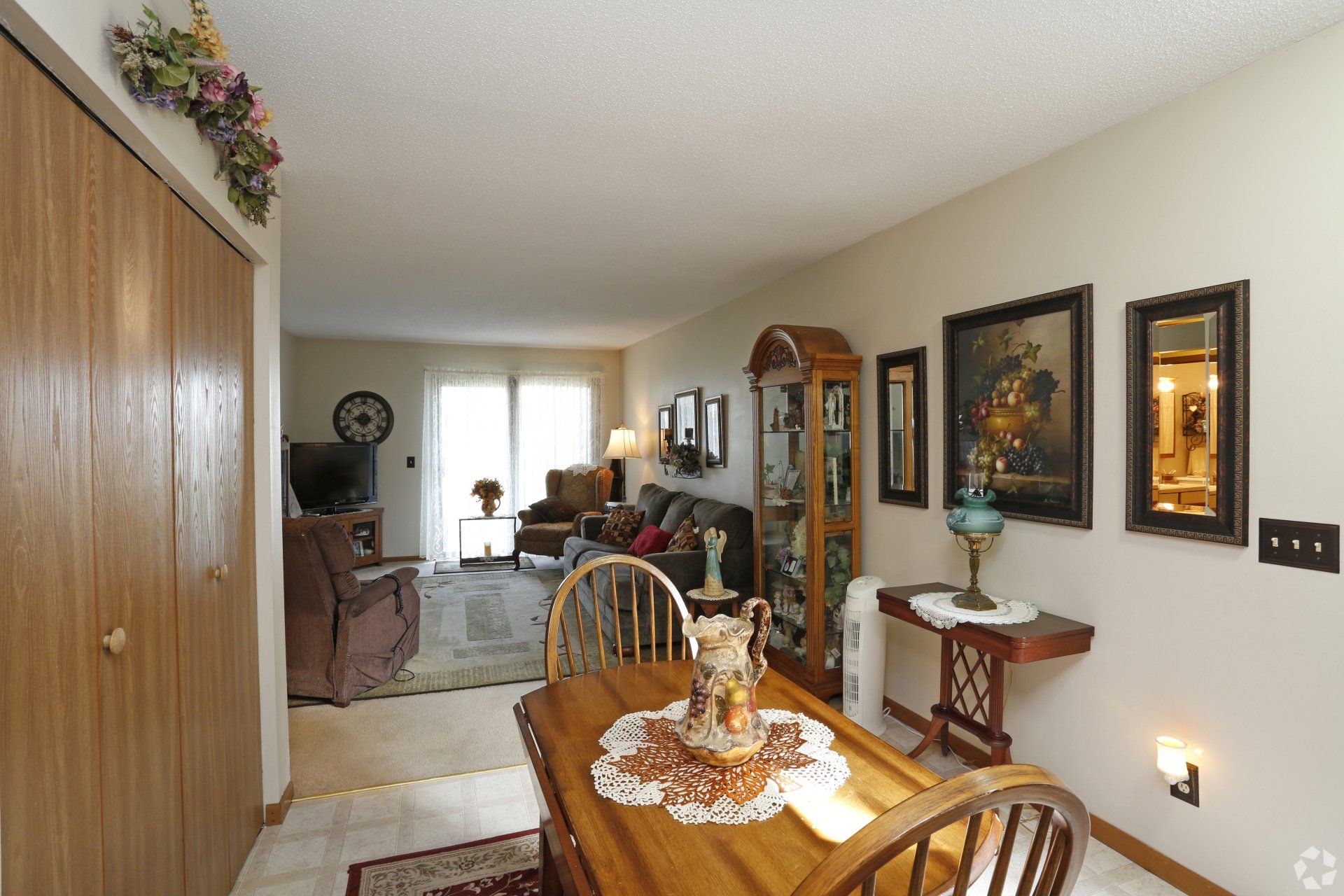 Mallard and HI-TEC Apts interior