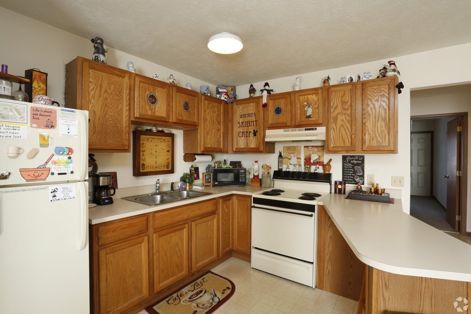 Lakeview Apts interior