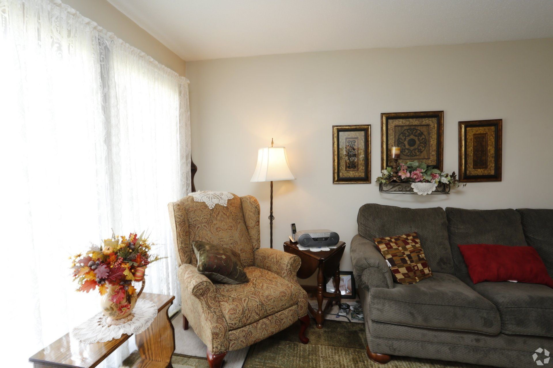 Mallard and HI-TEC Apts interior
