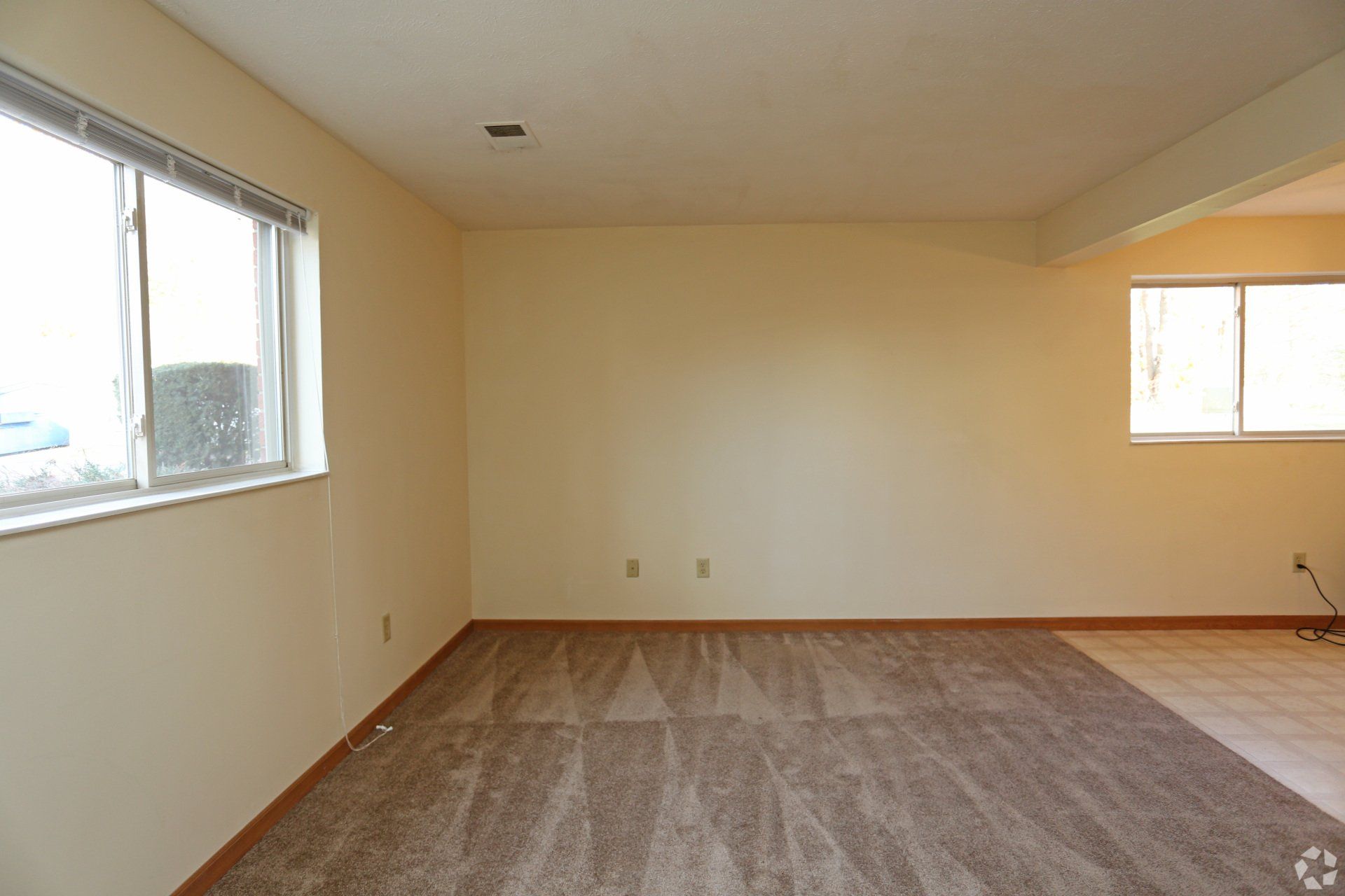 Lakeview Apts interior