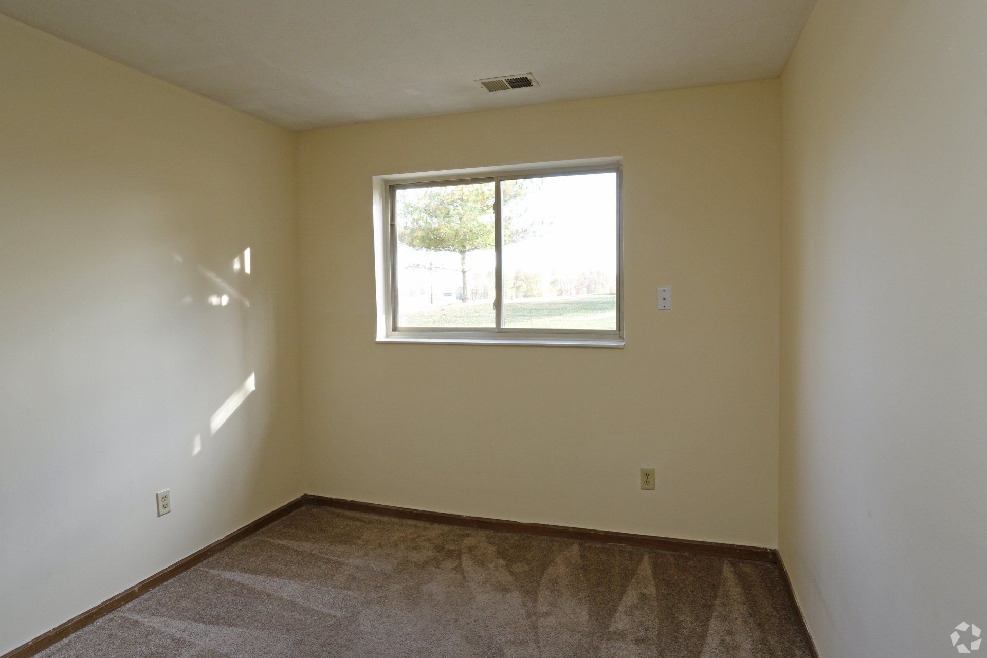 Lakeview Apts interior