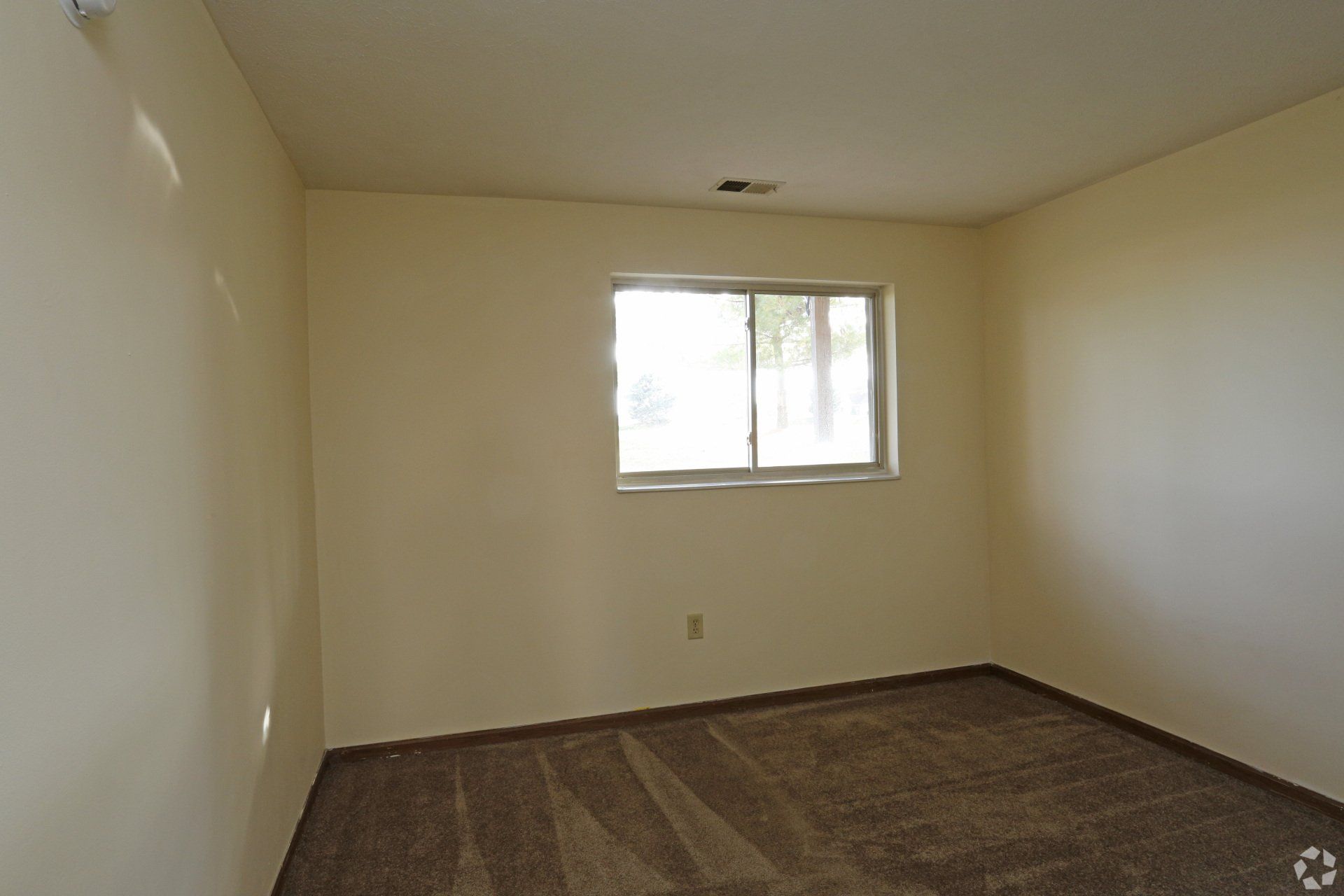 Lakeview Apts interior
