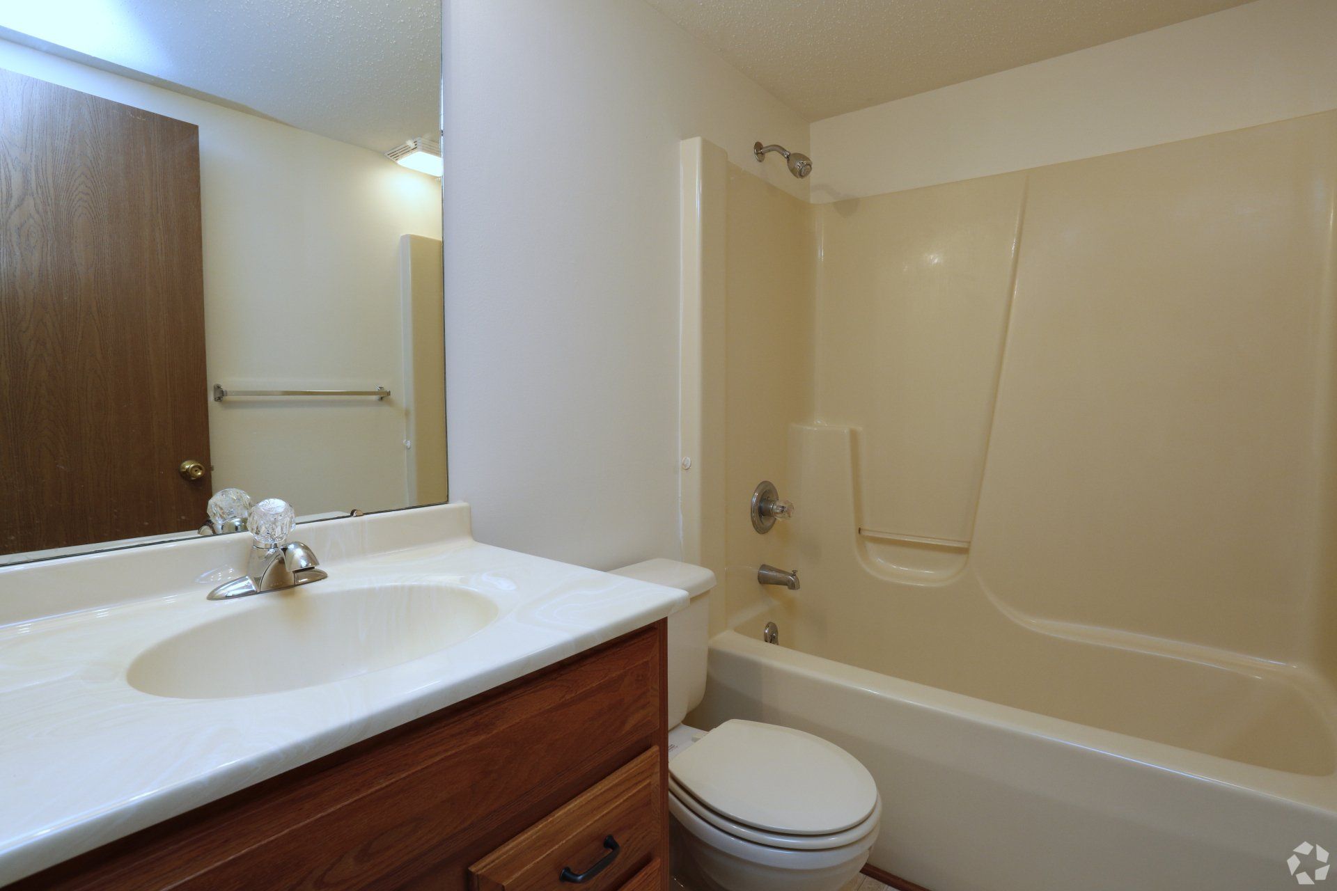 Mallard and HI-TEC Apts interior