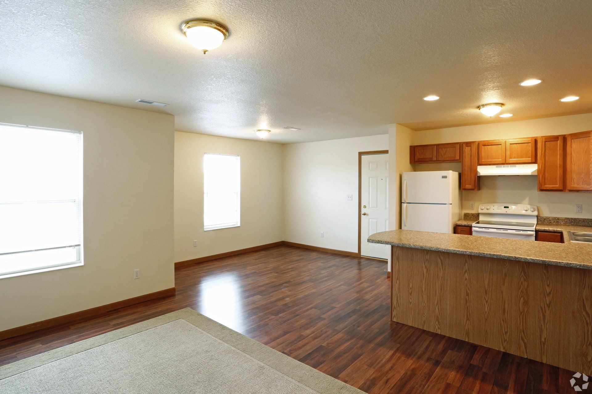 Lakeland Villa Apts interior
