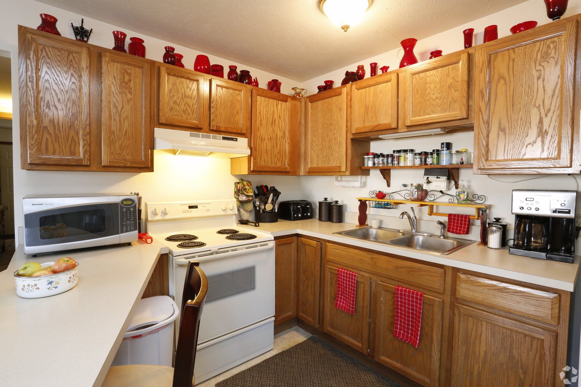 Lakeview Apts interior