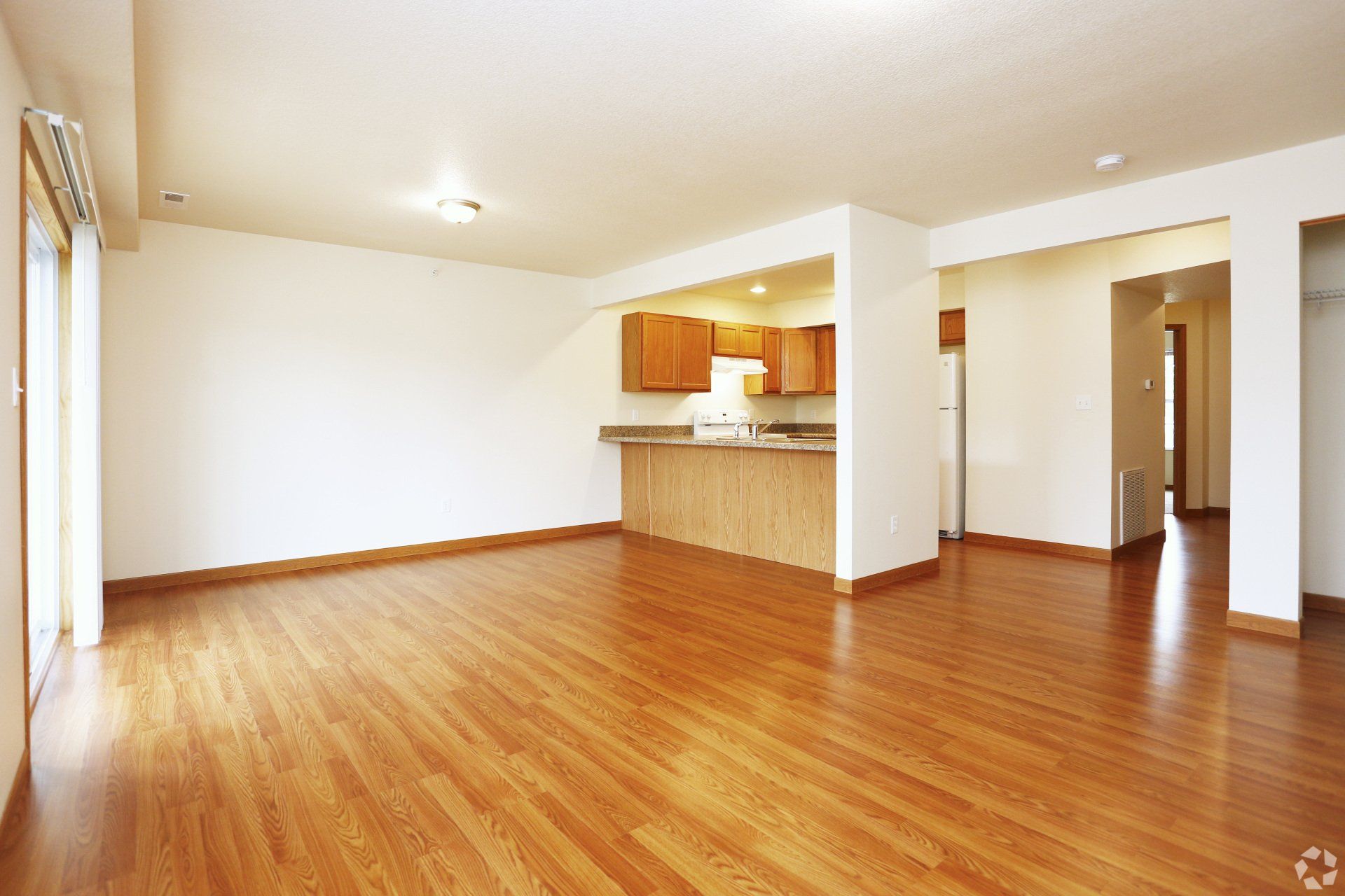 Lakeview Apts interior