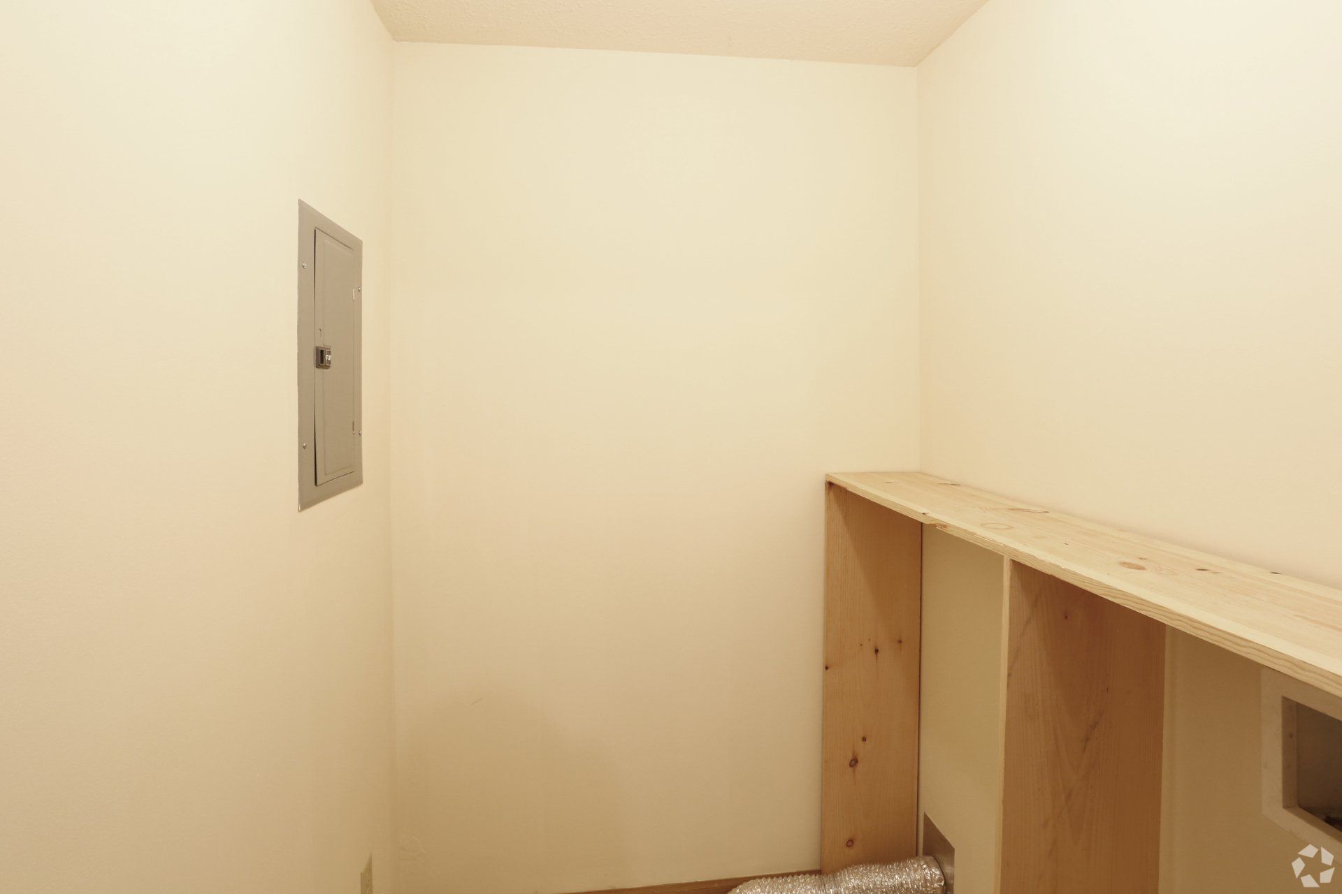 Lakeland Villa Apts interior