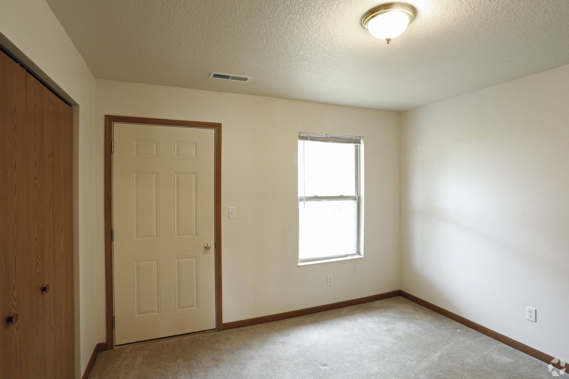 Lakeland Villa Apts interior