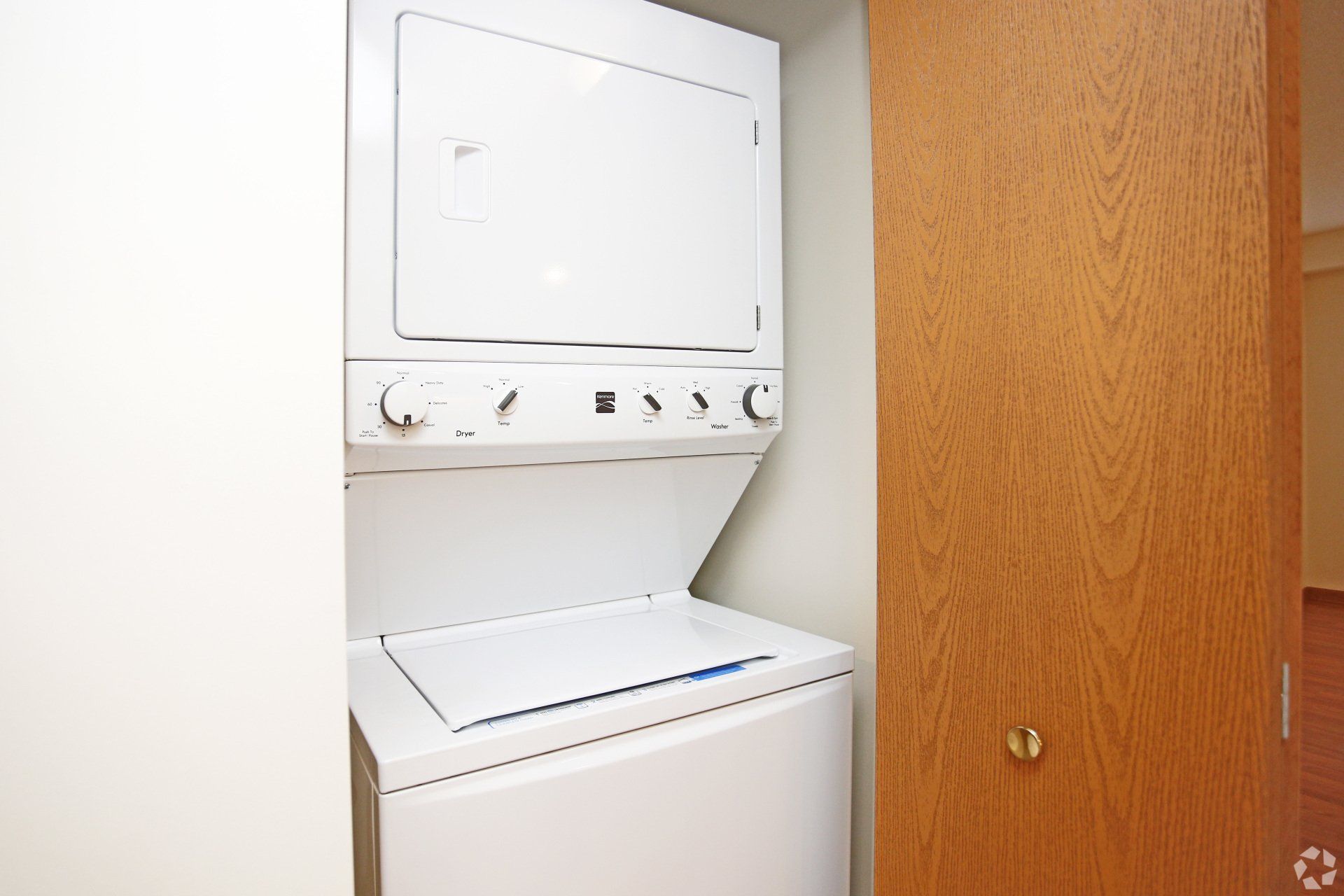 Lakeview Apts interior