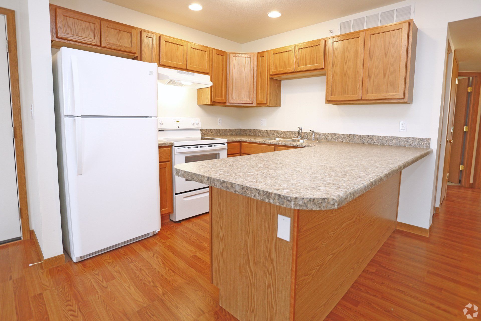 Lakeview Apts interior