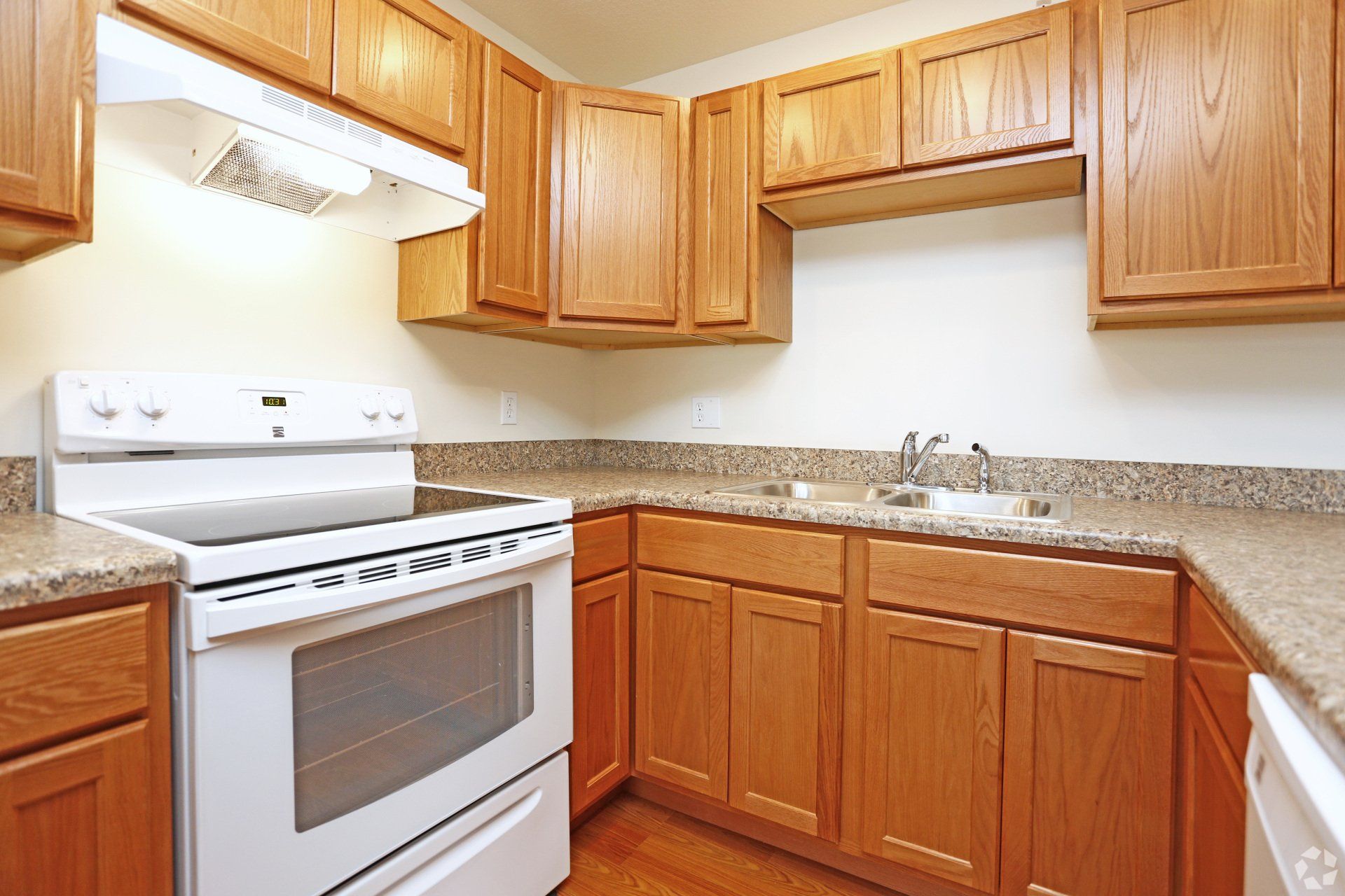Lakeview Apts interior