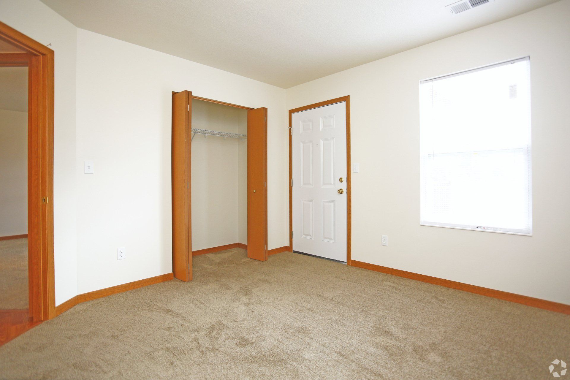 Lakeview Apts interior