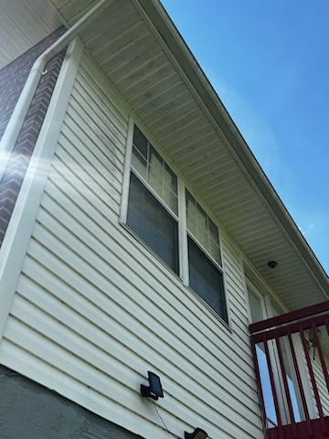 House Exterior Before - Johnson City, TN - Bin Doctor Plus
