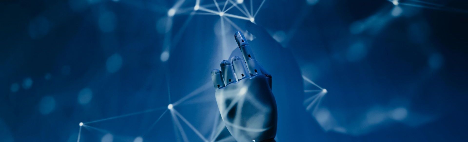 AI in insurance robot hand