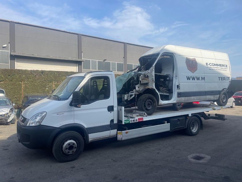 soccorso furgoni del centro di rottamazione auto gratis a Chivasso