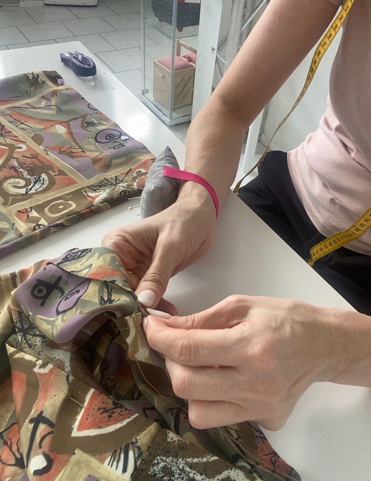 pantaloni da donna realizzati a mano