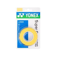 Gele verpakking Yonex Super G tennisnaren op een witte achtergrond