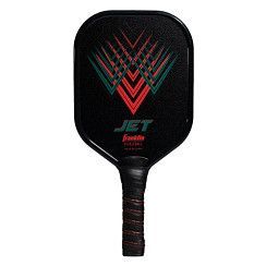 Zwarte pickleball racket met rood en groen geometrisch chevronpatroon en