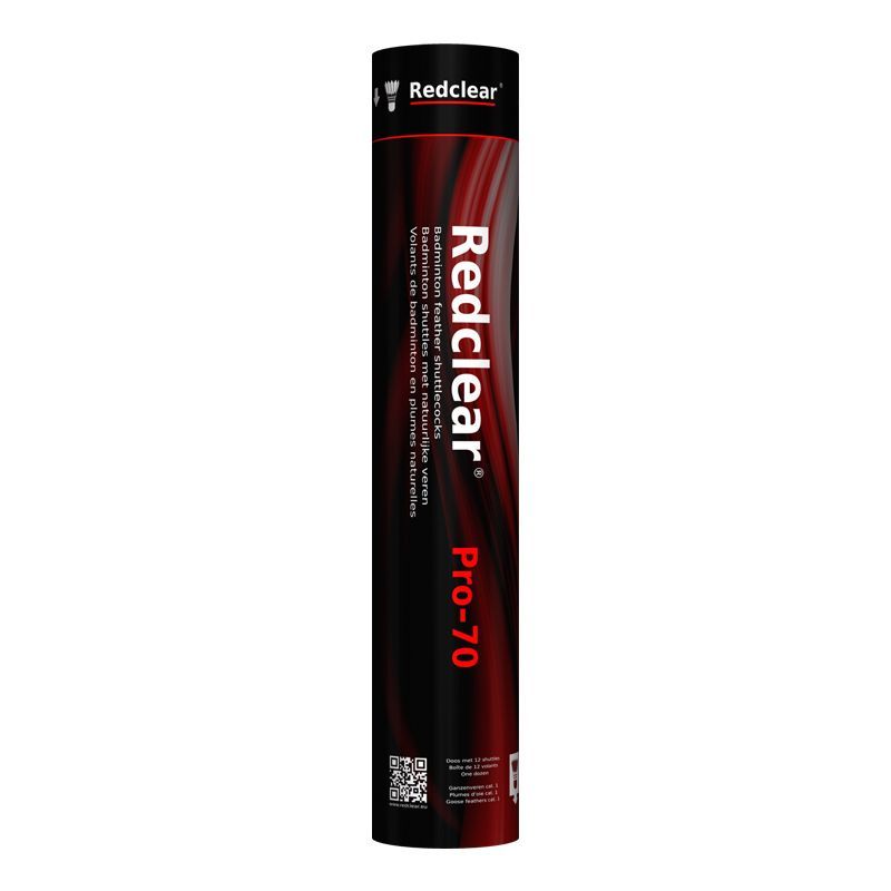 De zwarte en rode cilindrische productverpakking van Redclear Pro-70 op een witte achtergrond.