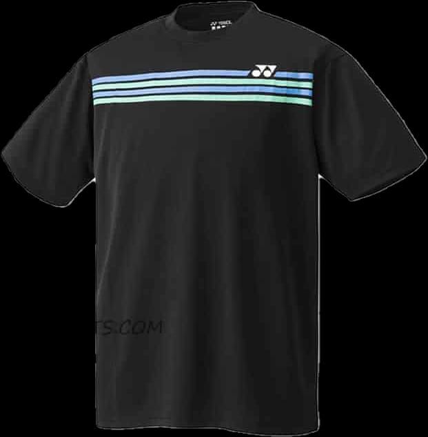 Zwart T-shirt met korte mouwen, blauwe, witte en groene strepen over de borst en een klein logo.