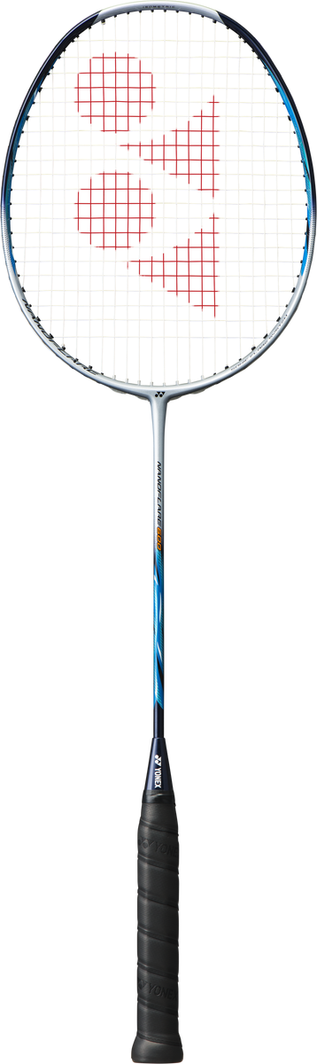 Badmintonracket met wit snarenbed, blauwe steel en zwarte grip op een witte achtergrond.