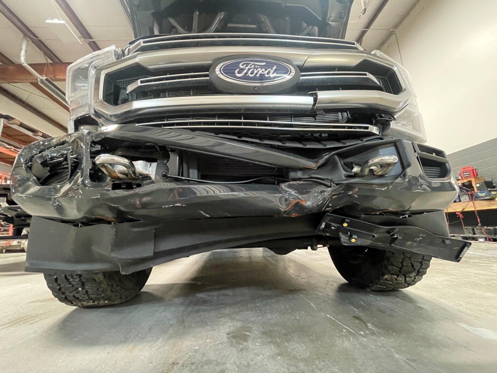 Holt Auto Body & Performance Collision Repair Farmington MO 63640