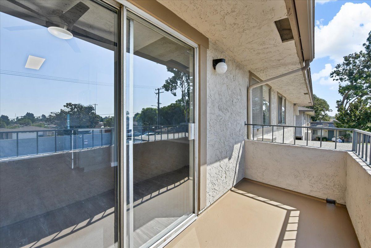 Sliding Photo Gallery Displaying Apartment Features