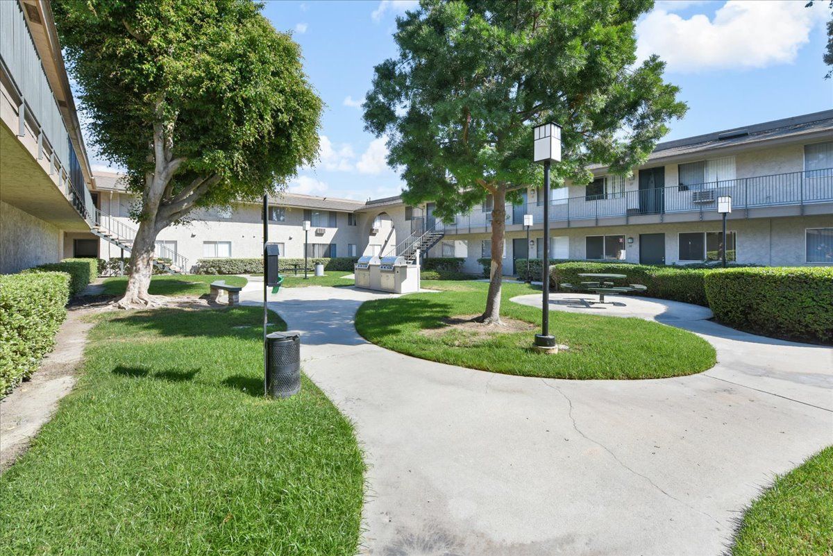 Sliding Photo Gallery Displaying Community Amenities
