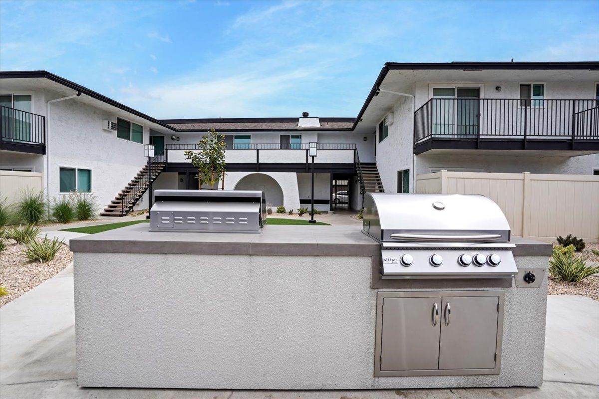 Sliding Photo Gallery Displaying Community Amenities