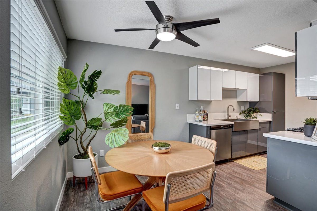 Sliding Photo Gallery Displaying Apartment Features