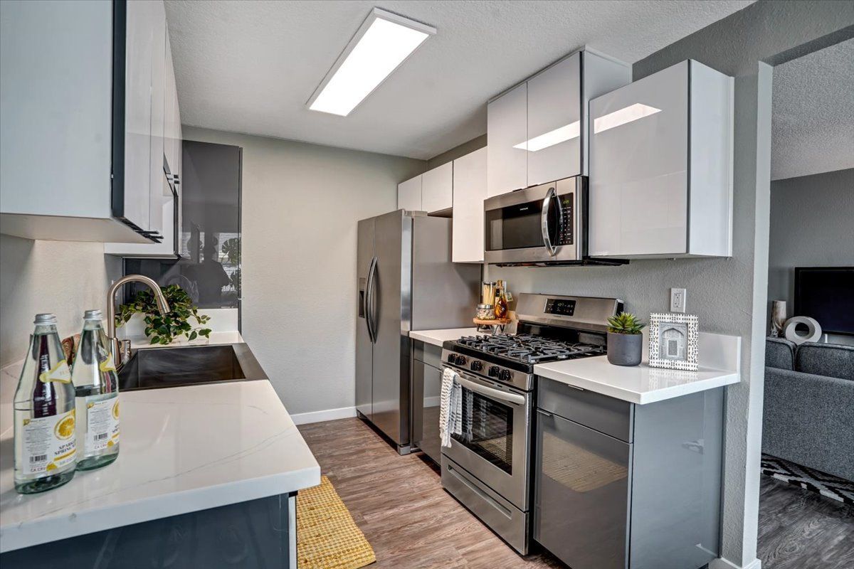Sliding Photo Gallery Displaying Apartment Features