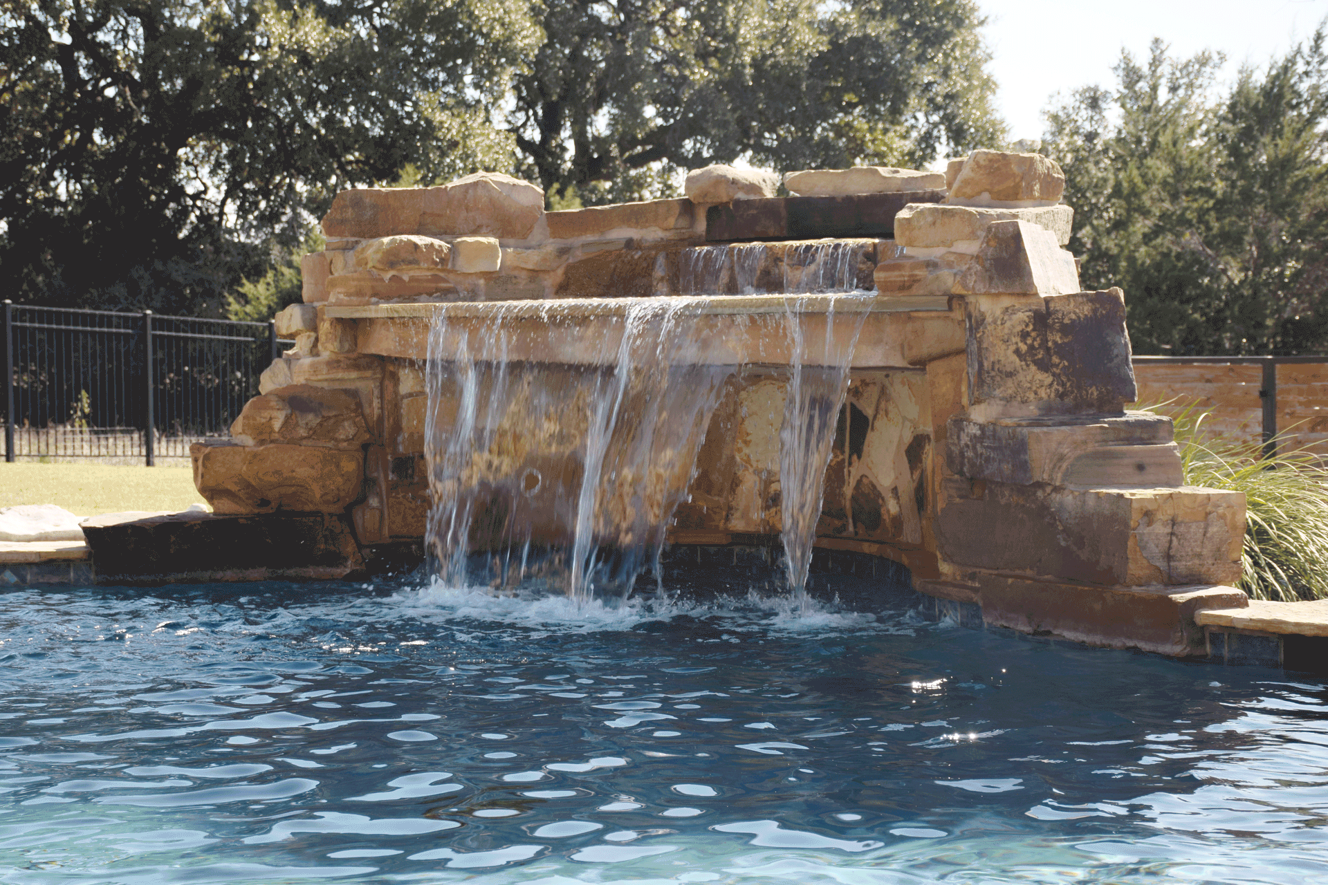 Grotto for swimming pool gunite
