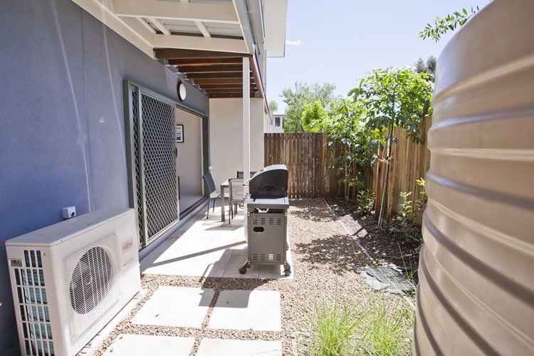 Backyard With BBQ — Accommodation In Chinchilla, QLD