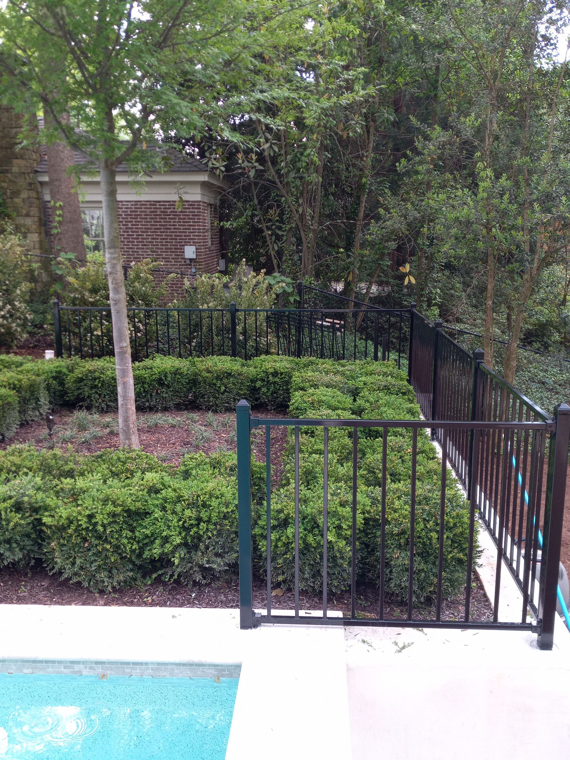 Fortress Fence, Kant Slam Hinges, security locking capabilities 