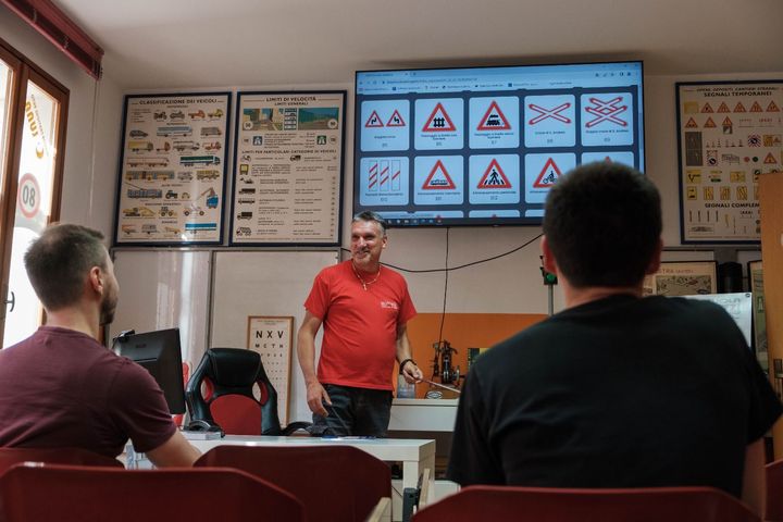 insegnante dell'autoscuola