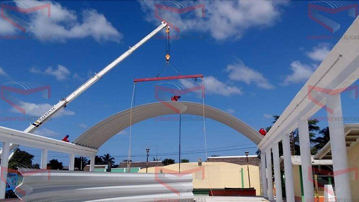 CONSTRUCCIONES Y ENTREPISOS METÁLICOS