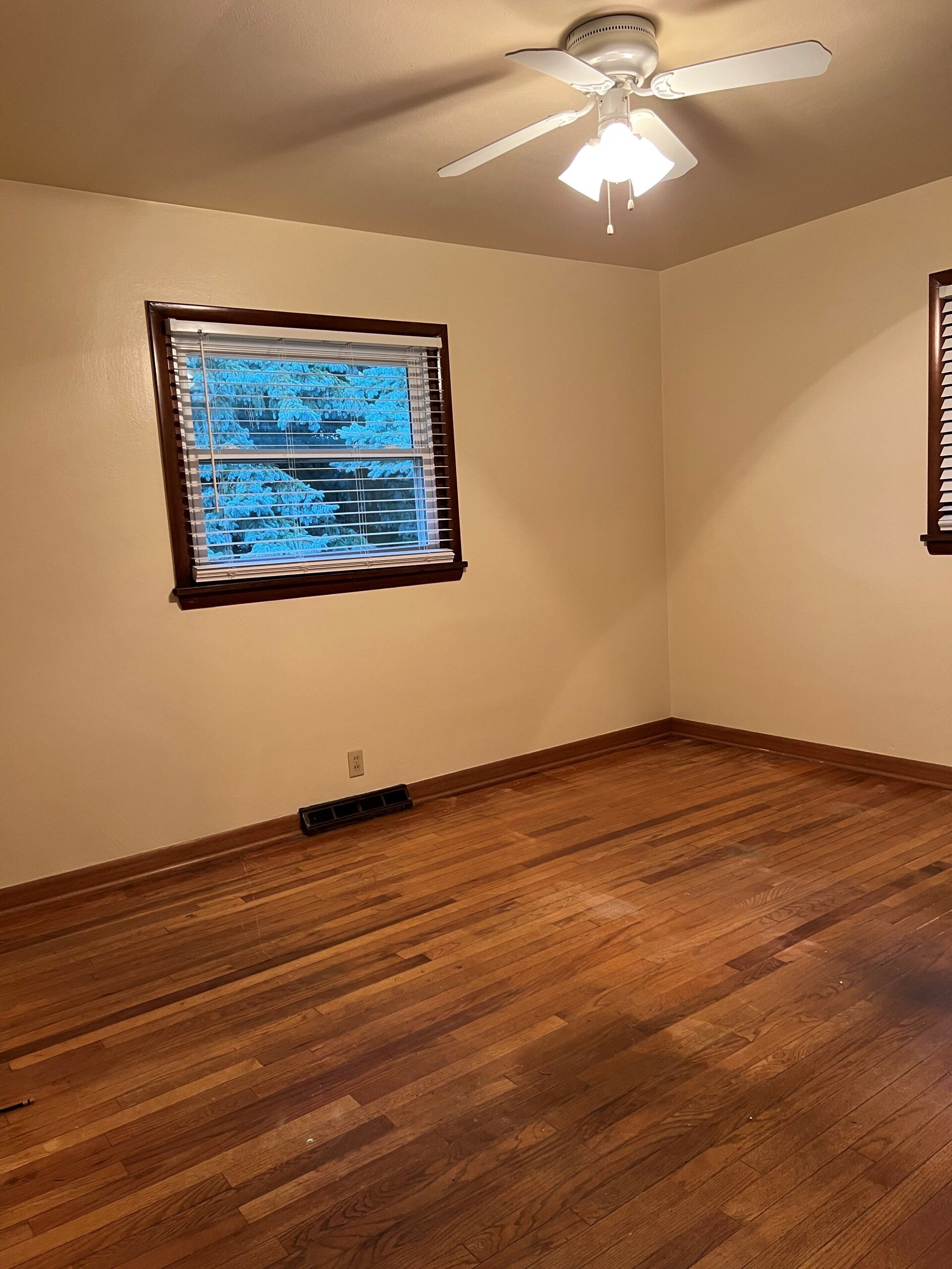 Photos of Falcon Square Apartments 712