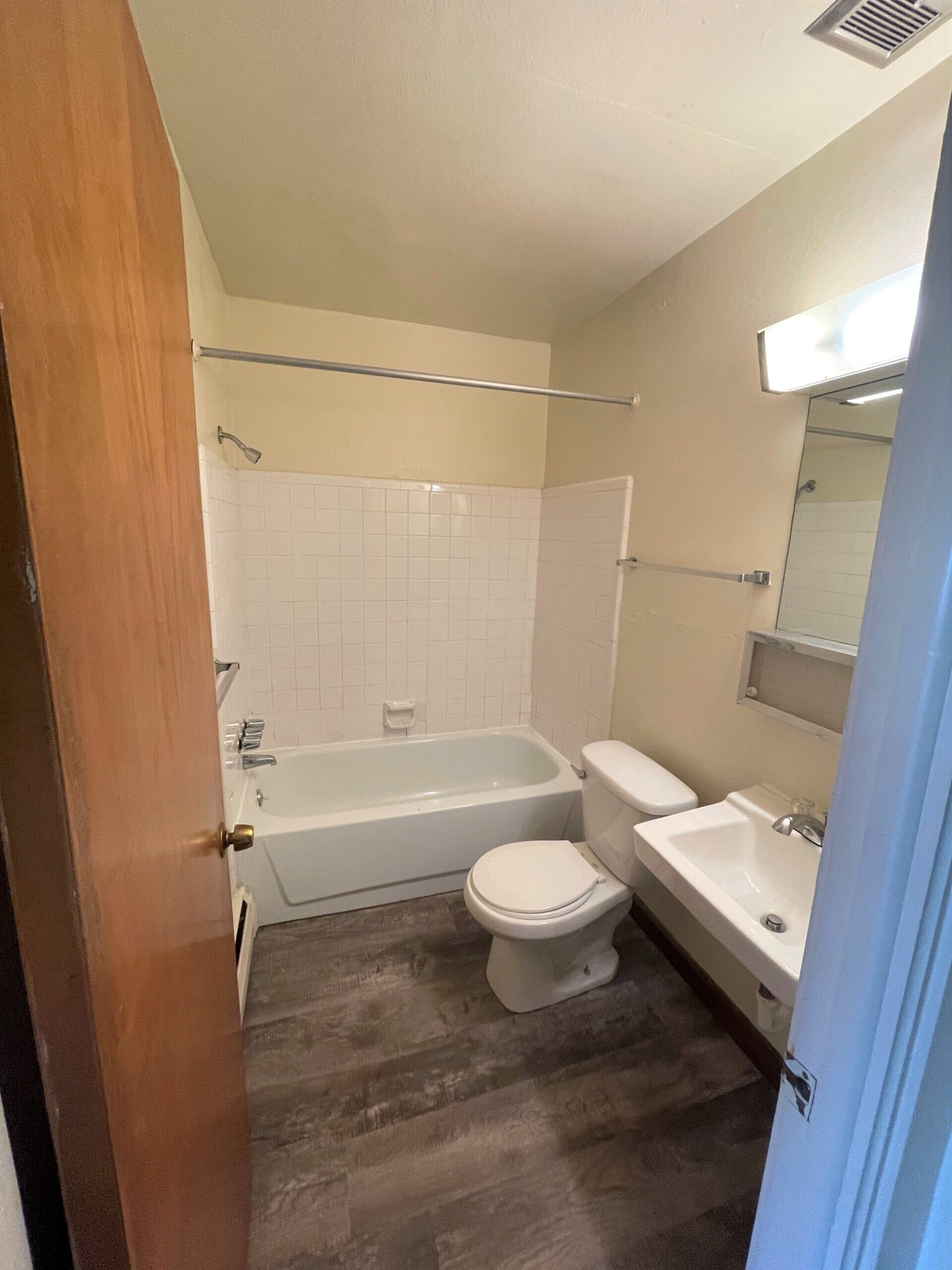 Photos of Falcon Square Apartments 707