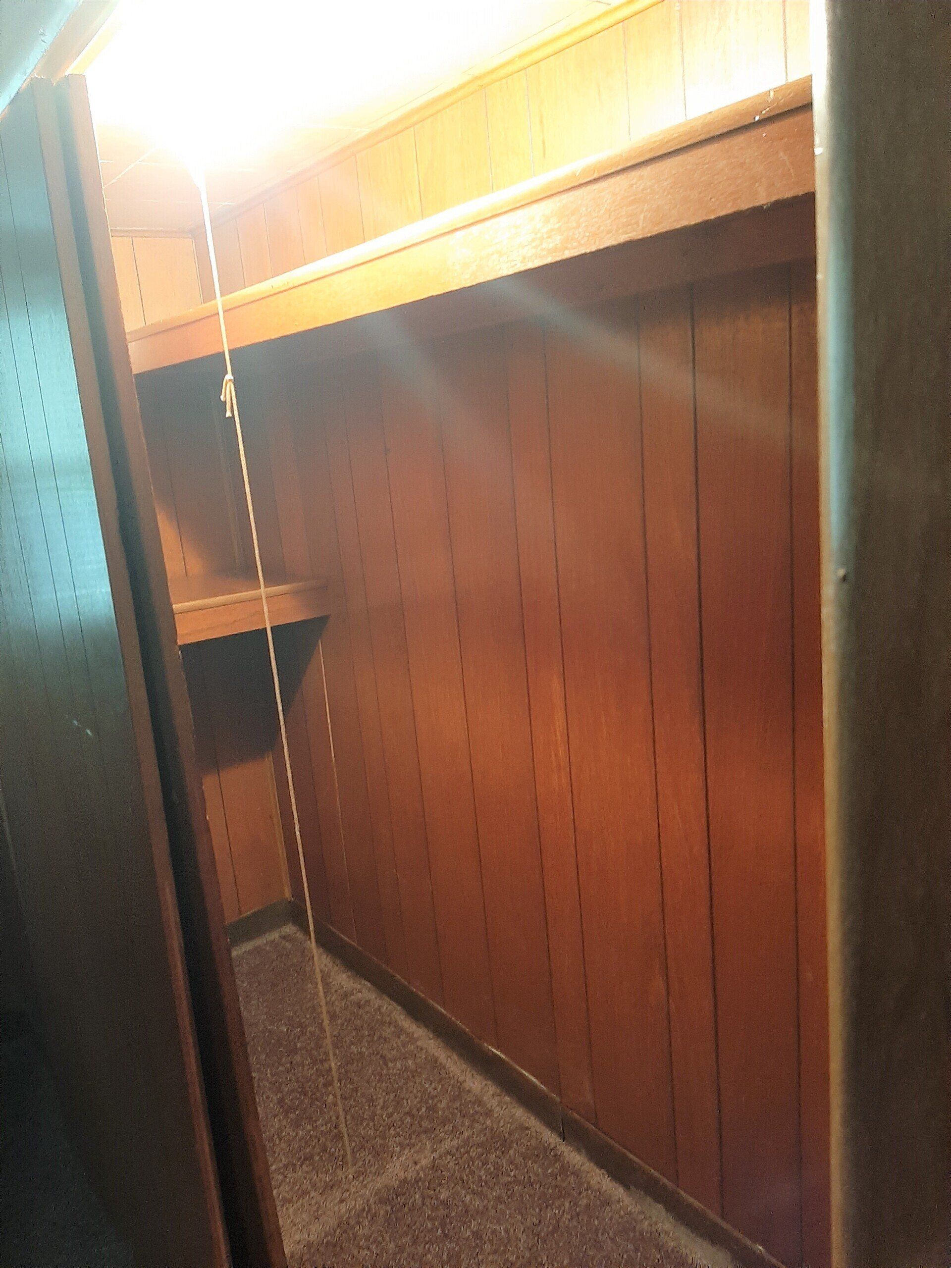 122 S Maple bedroom