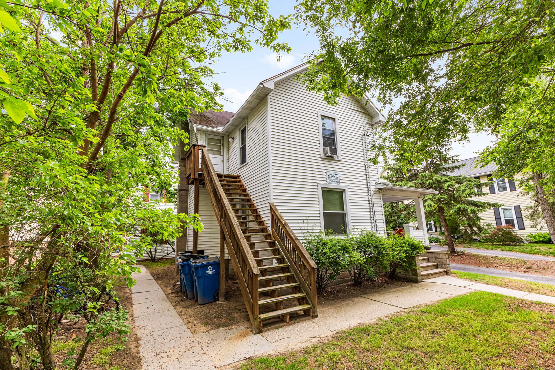 Exterior | Merry House Apartments