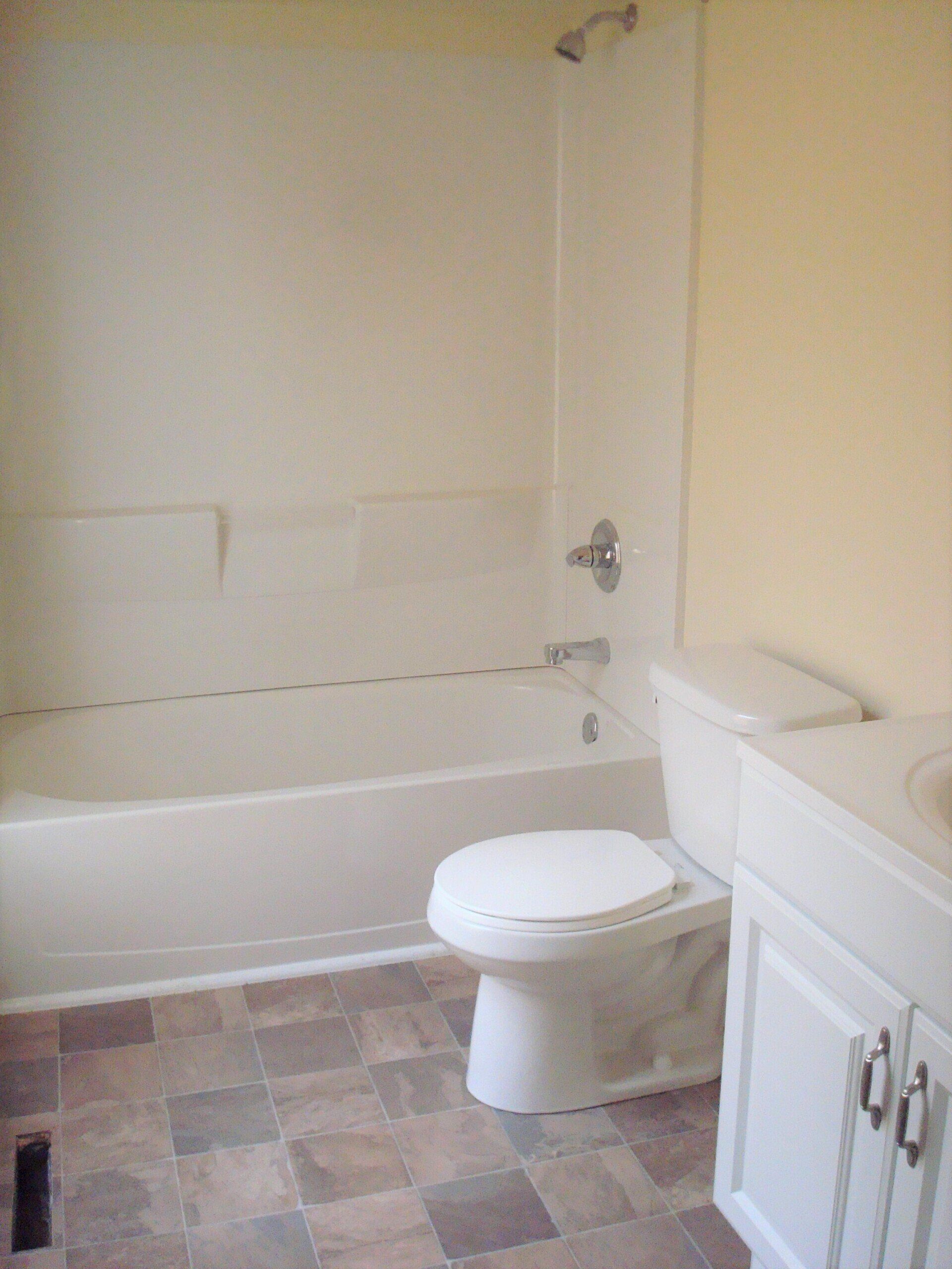 coconut grove apartments A bathroom