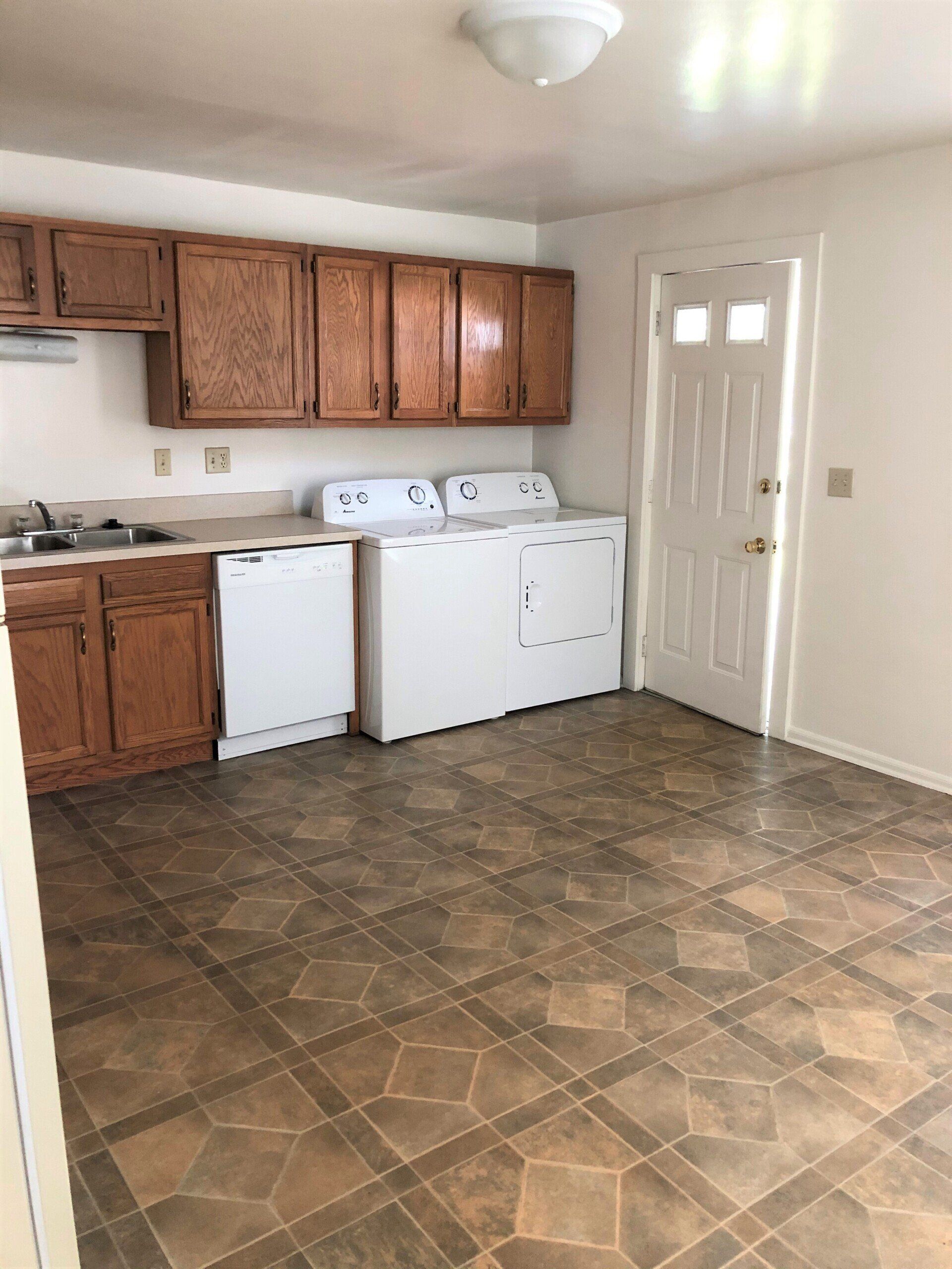 aubrey green 422 kitchen