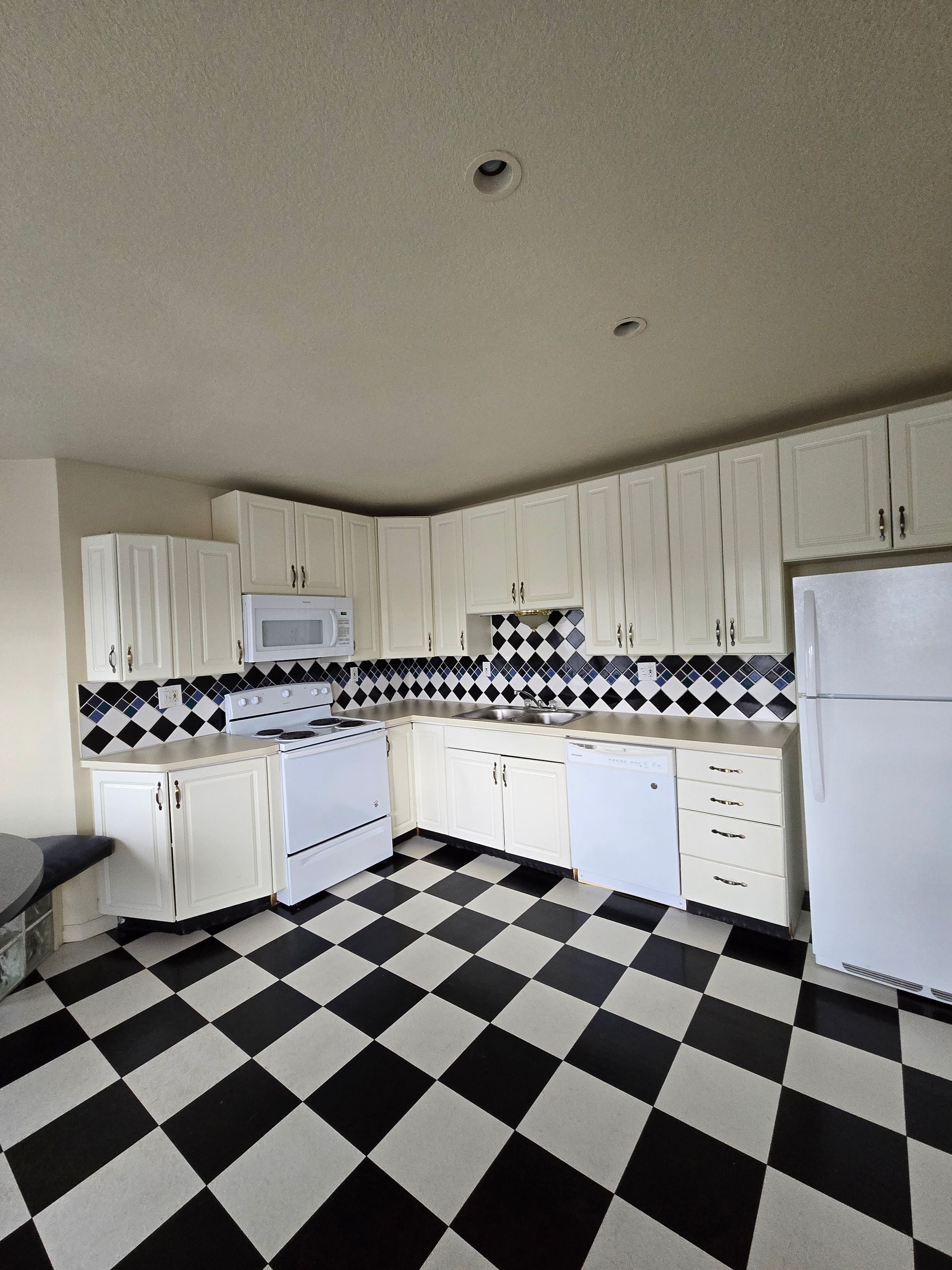 UC315.5 - Kitchen 1
