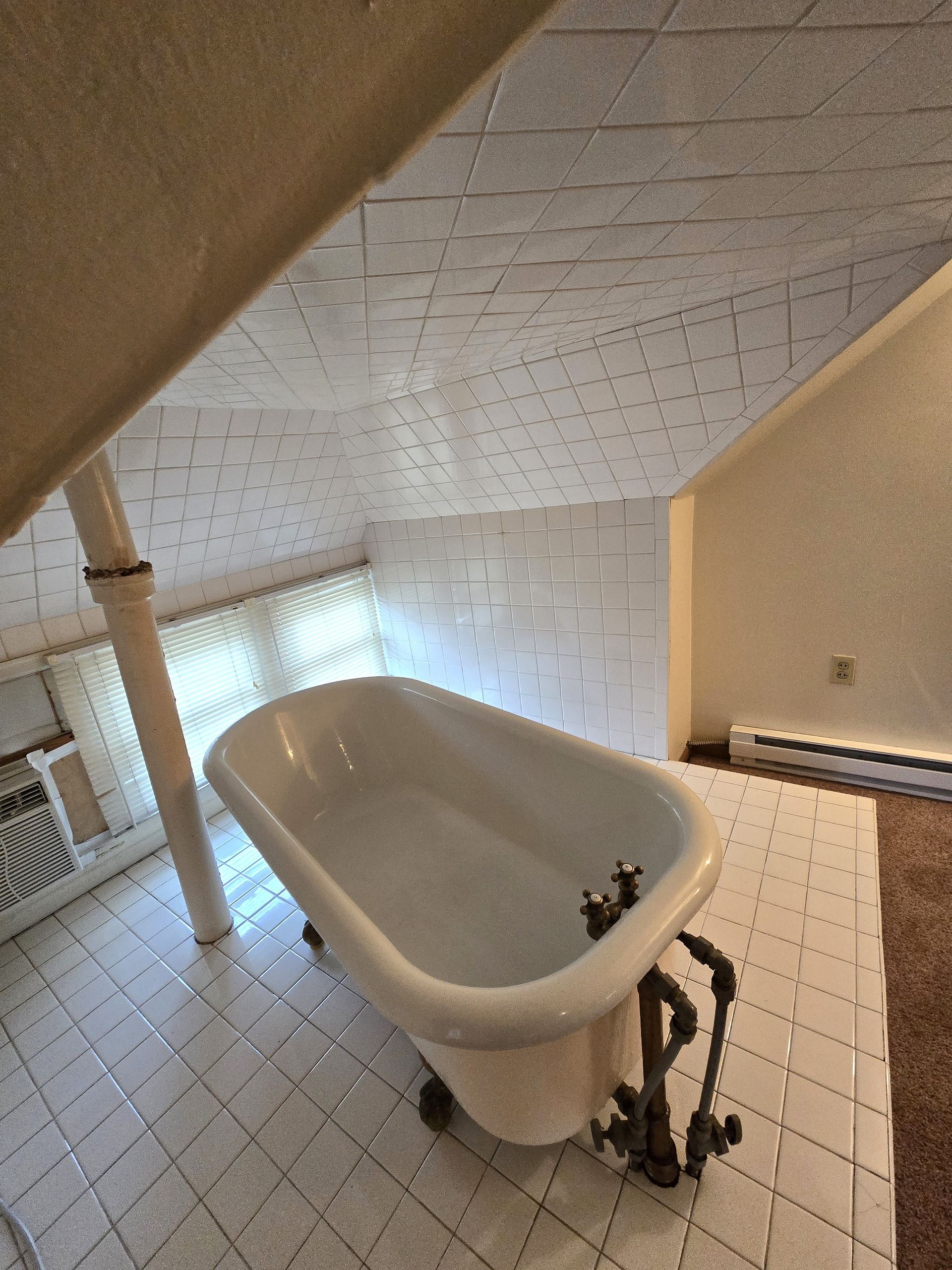 UC315.5 - Tub in Loft