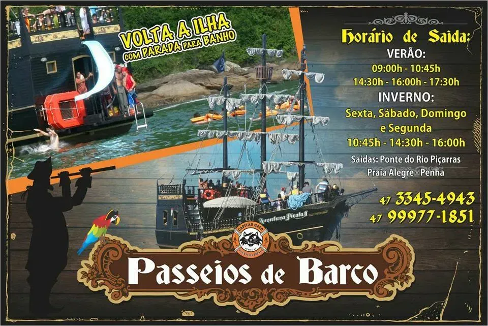 Anúncio de passeios de barco com ilustração de um navio pirata e horários de partida listados.