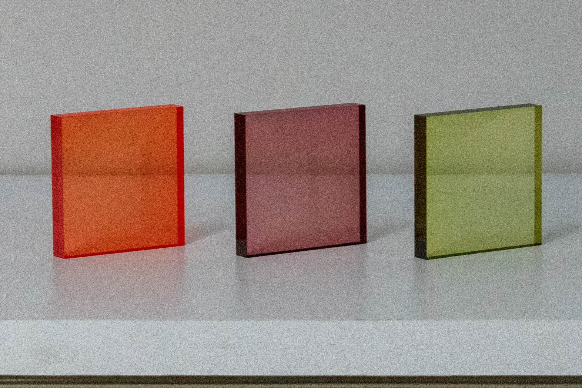 Ten Creative Ways to Use Acrylic Displays in Your Store - Exactec