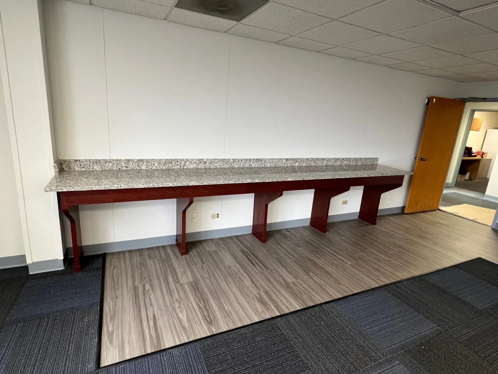 Long Counter  | Chicago, IL | B & B Formica