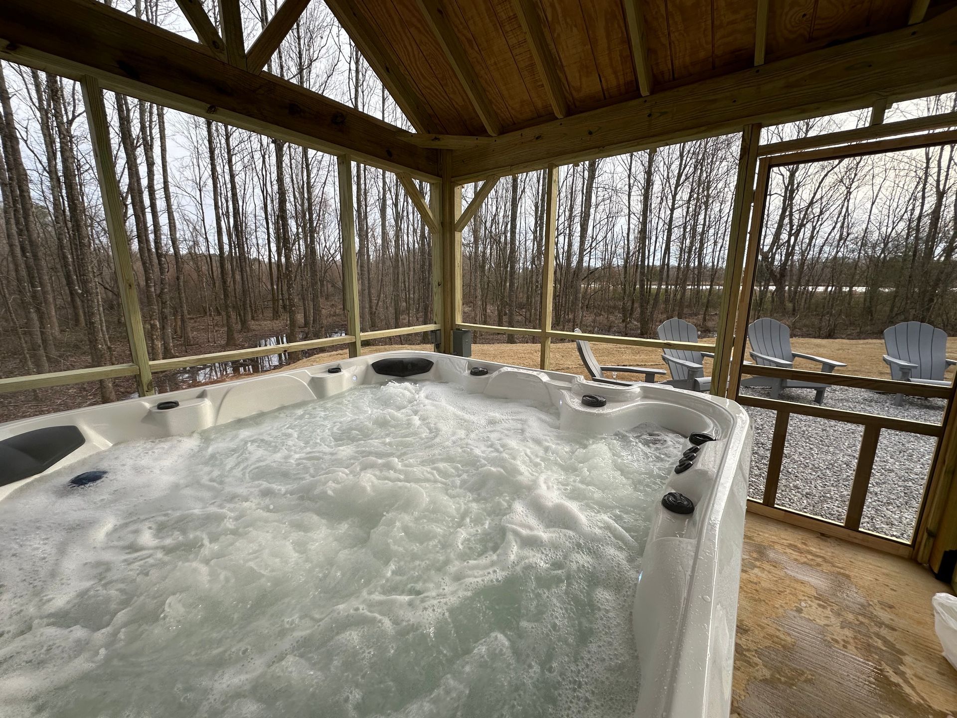Hot tub at the cottage at Moon Lake Farm