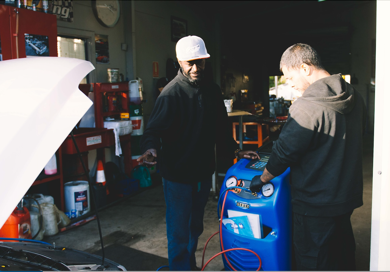 Mechanic Geelong Performing Vehicle Air Conditioning Service