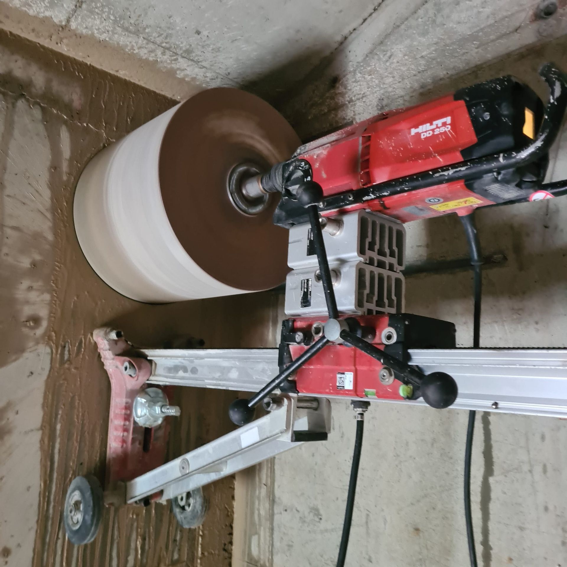 hilti-kernbohrung-in-beton-juelich.jpg